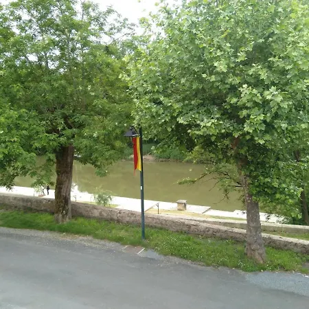 Grand Au Calme Vue Sur La Rivière *